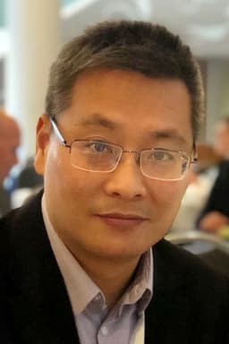 Dr. Hai Huang headshot